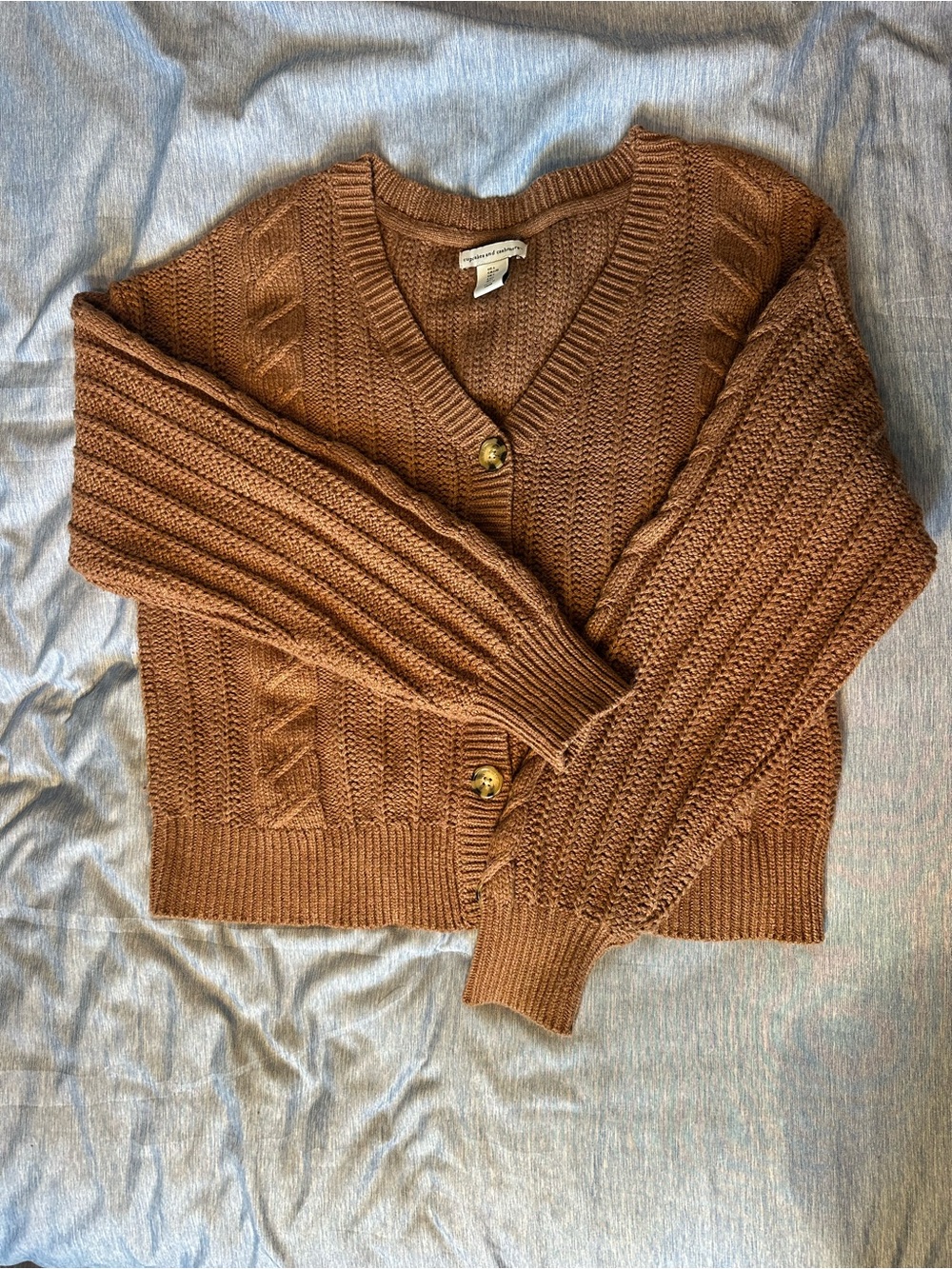 Cupcakes & Cashmere L Butterscotch Cable V-Neck Button-Cardigan Sweater SEE DETS